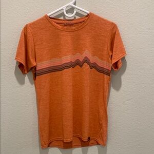 Women’s Patagonia t-shirt.